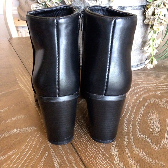 Yoki Womens Rome Black Zip Side Heeled Ankle Booties Size 9 - Picture 2 of 7